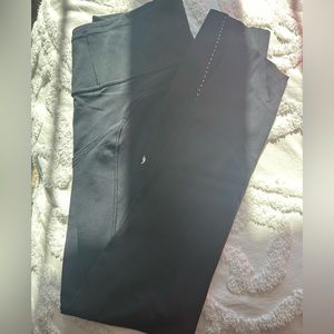 Lululemon leggings, size 6.